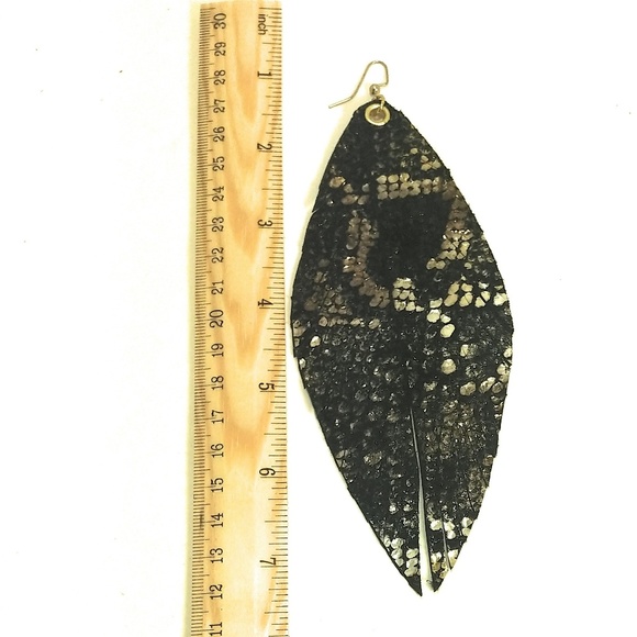 Big Earrings - Picture 4 of 4